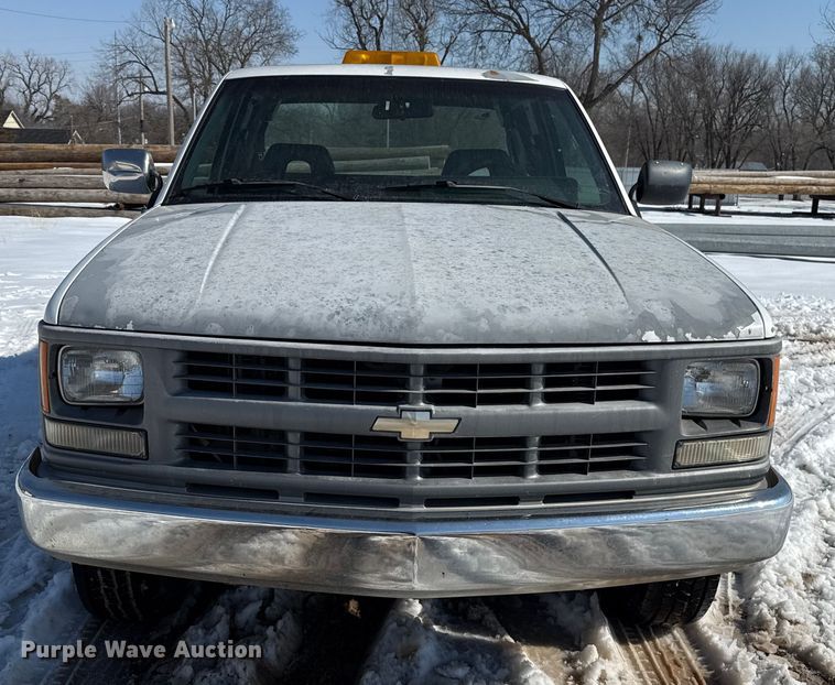 image for item ES5753 1994 Chevrolet 2500 Ext. Cab pickup truck