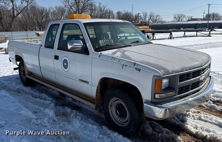 image for item ES5753 1994 Chevrolet 2500 Ext. Cab pickup truck
