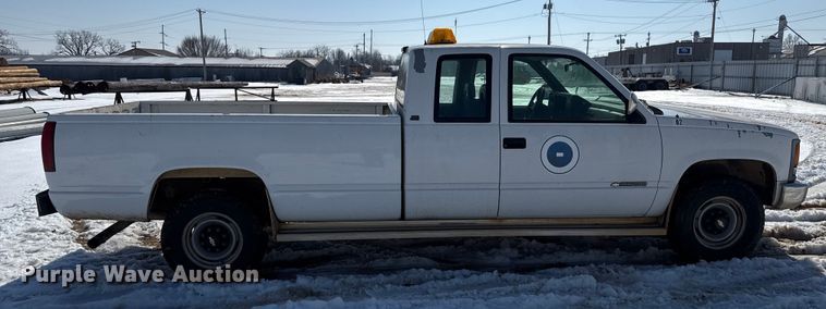 image for item ES5753 1994 Chevrolet 2500 Ext. Cab pickup truck