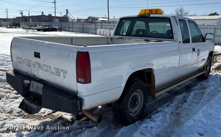 image for item ES5753 1994 Chevrolet 2500 Ext. Cab pickup truck