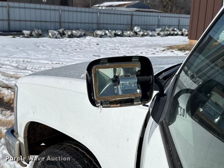 image for item ES5753 1994 Chevrolet 2500 Ext. Cab pickup truck