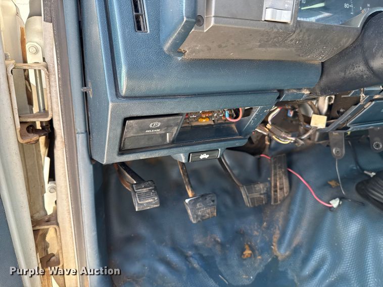 image for item ES5753 1994 Chevrolet 2500 Ext. Cab pickup truck