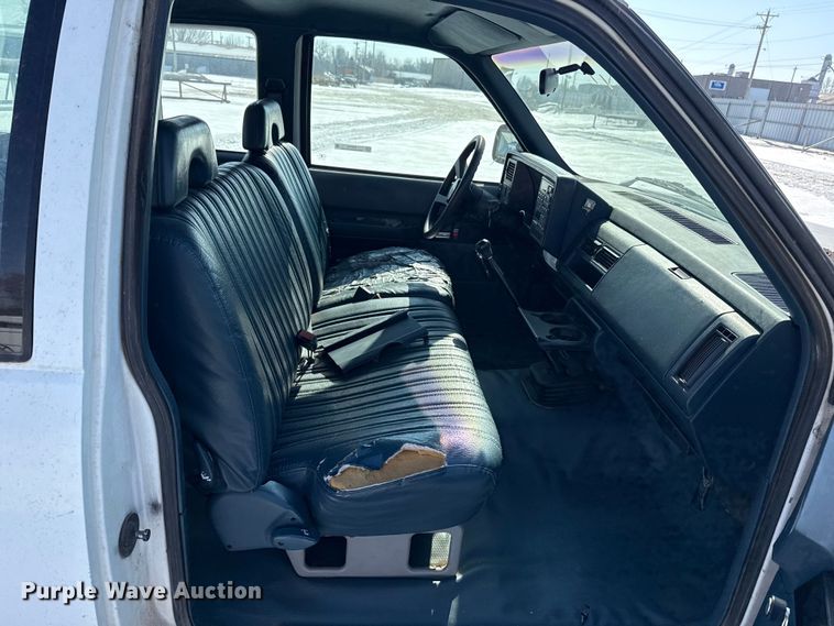 image for item ES5753 1994 Chevrolet 2500 Ext. Cab pickup truck