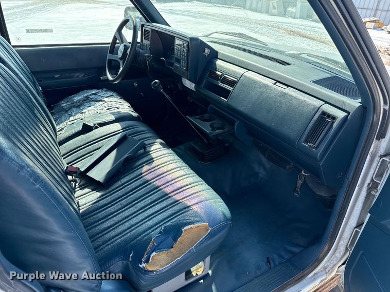 image for item ES5753 1994 Chevrolet 2500 Ext. Cab pickup truck