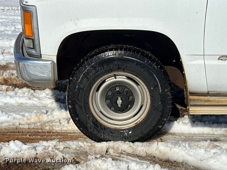image for item ES5753 1994 Chevrolet 2500 Ext. Cab pickup truck