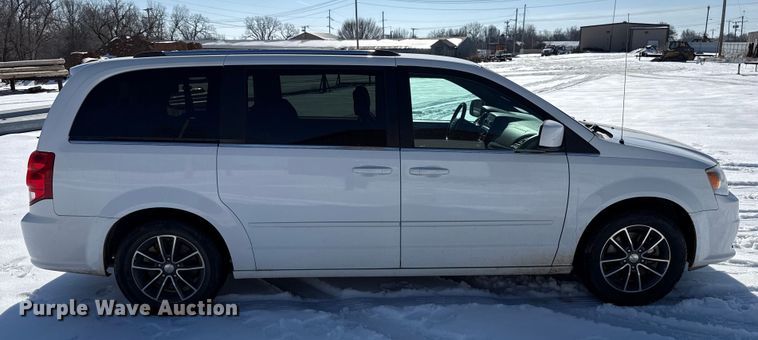 image for item ES5754 2017 Dodge Grand Caravan van