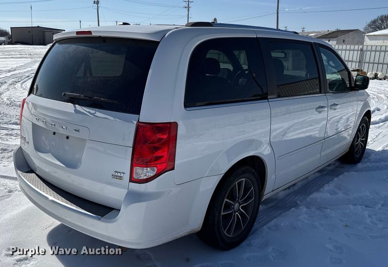 image for item ES5754 2017 Dodge Grand Caravan van