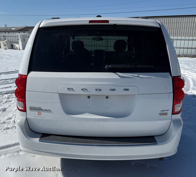 image for item ES5754 2017 Dodge Grand Caravan van