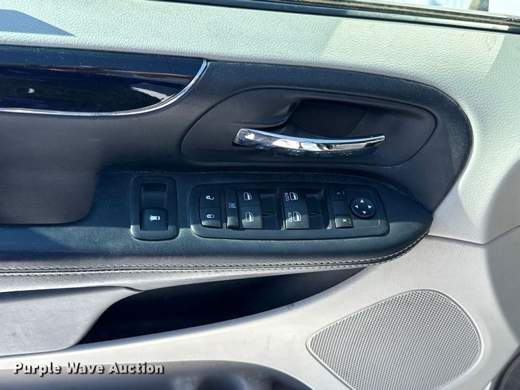 image for item ES5754 2017 Dodge Grand Caravan van