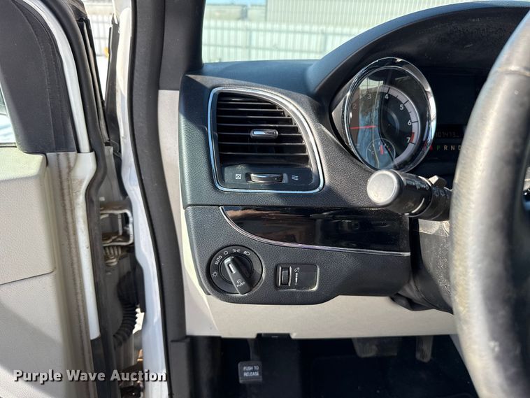 image for item ES5754 2017 Dodge Grand Caravan van