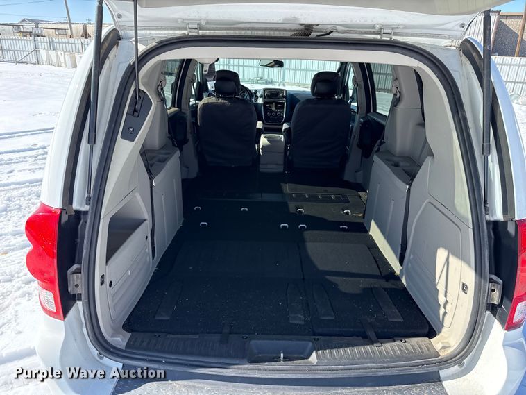 image for item ES5754 2017 Dodge Grand Caravan van