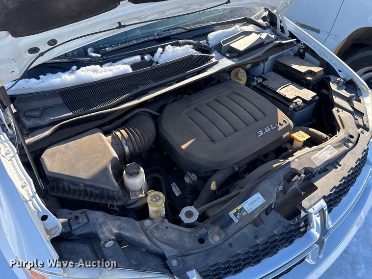 image for item ES5754 2017 Dodge Grand Caravan van