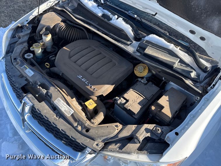 image for item ES5754 2017 Dodge Grand Caravan van