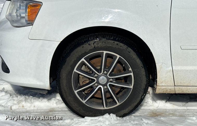 image for item ES5754 2017 Dodge Grand Caravan van