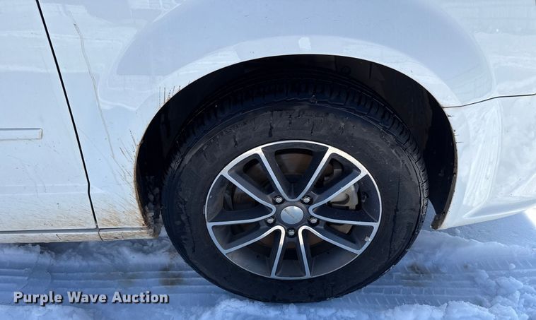 image for item ES5754 2017 Dodge Grand Caravan van