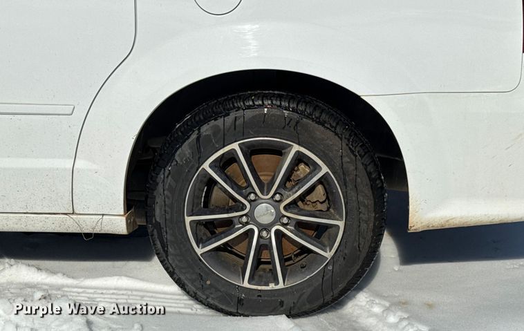 image for item ES5754 2017 Dodge Grand Caravan van