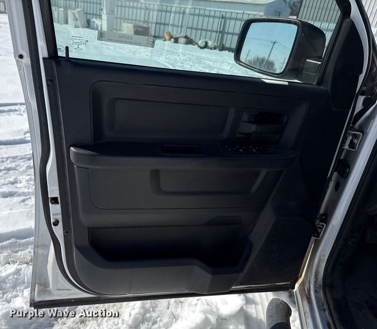 image for item ES5755 2015 Dodge Ram 1500 Crew Cab pickup truck