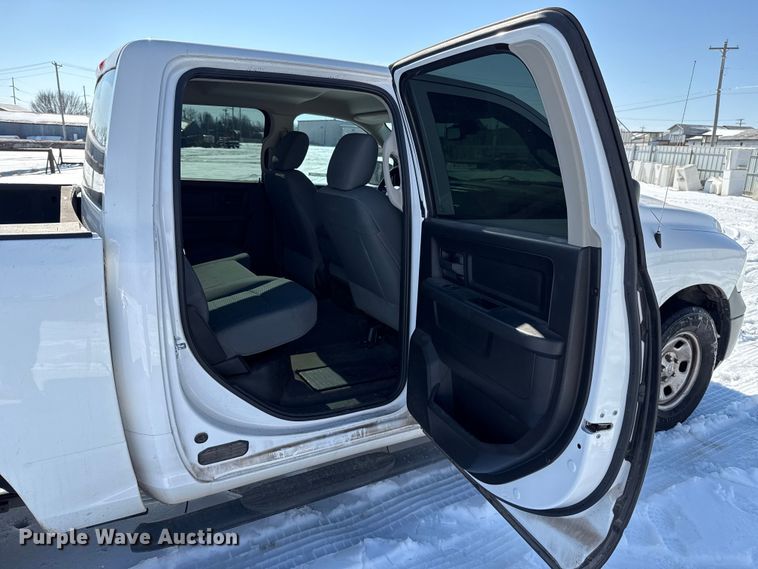 image for item ES5755 2015 Dodge Ram 1500 Crew Cab pickup truck