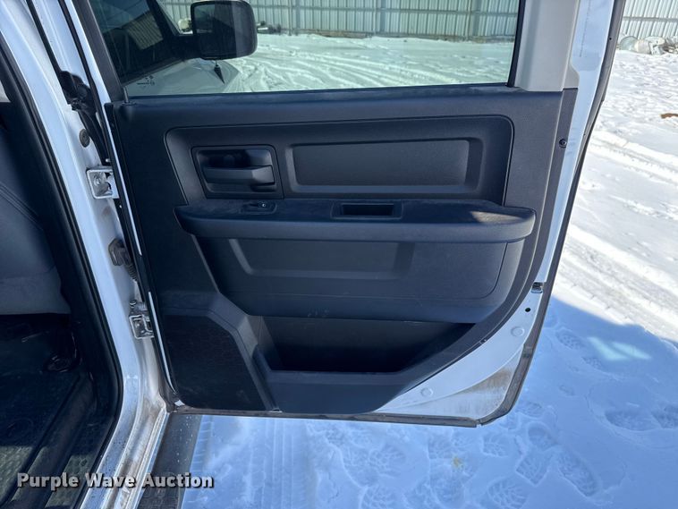 image for item ES5755 2015 Dodge Ram 1500 Crew Cab pickup truck