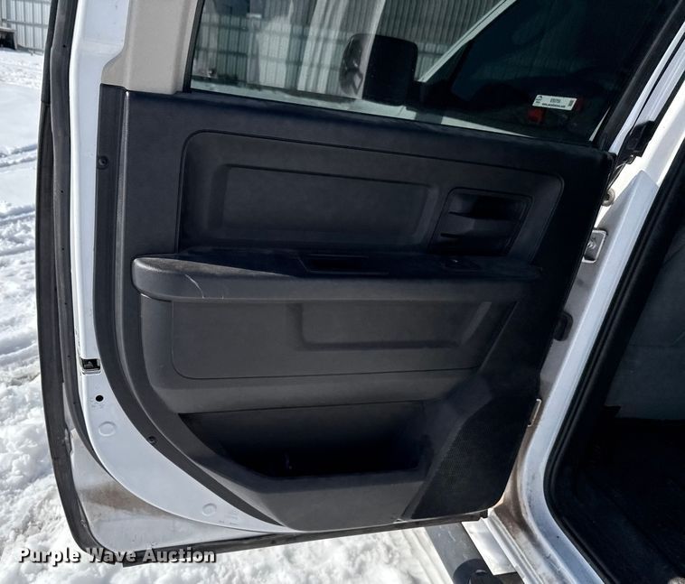 image for item ES5755 2015 Dodge Ram 1500 Crew Cab pickup truck