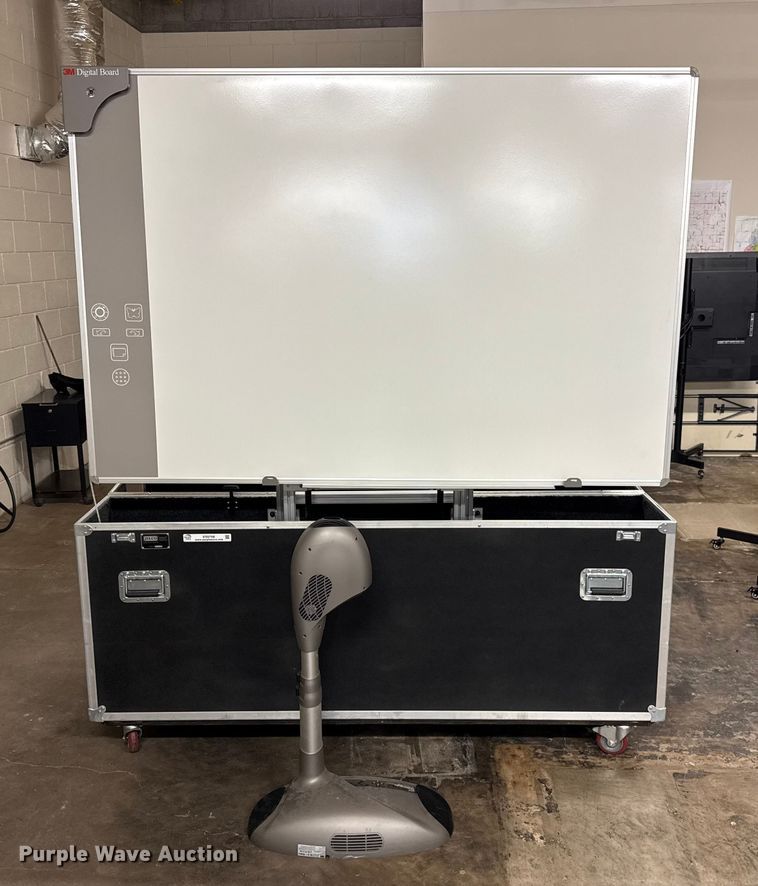 image for item ES5758 3M DMS 800 smart board