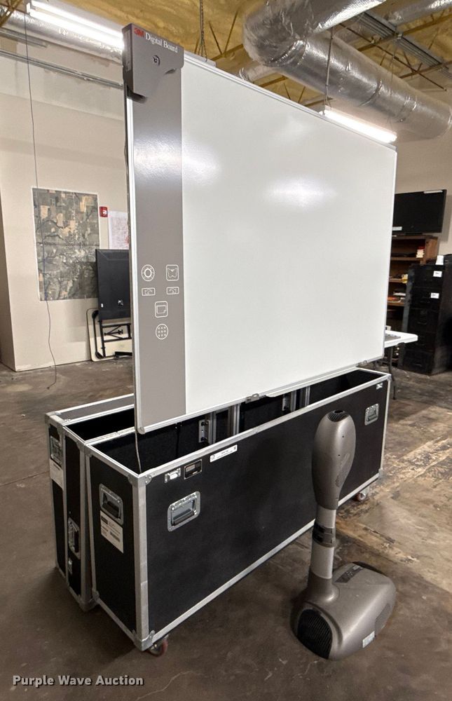 image for item ES5758 3M DMS 800 smart board