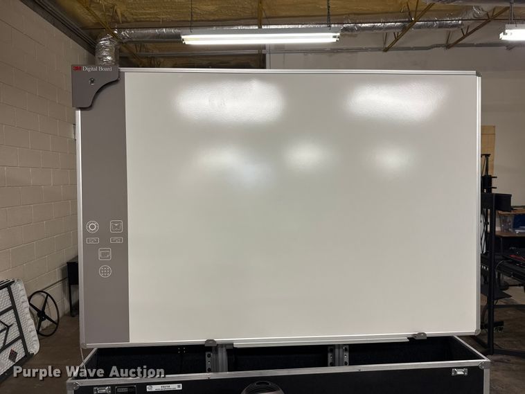 image for item ES5758 3M DMS 800 smart board