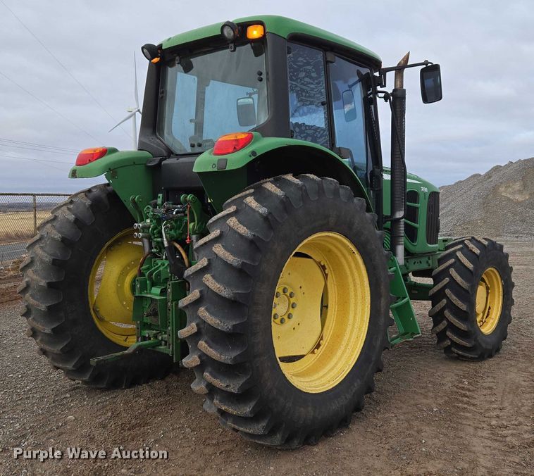 image for item ET1247 2010 John Deere 7130 MFWD tractor