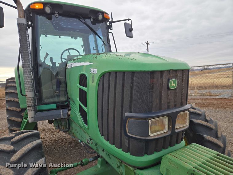 image for item ET1247 2010 John Deere 7130 MFWD tractor