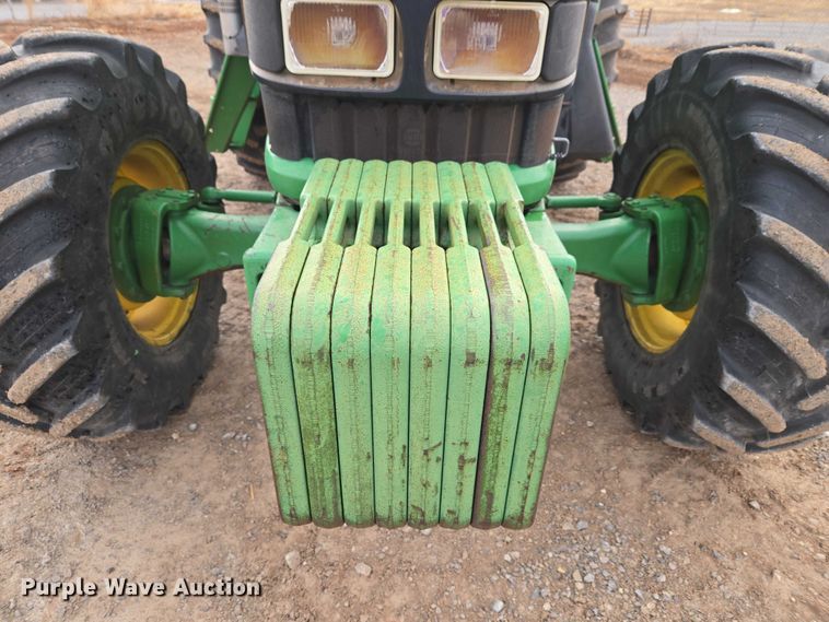 image for item ET1247 2010 John Deere 7130 MFWD tractor