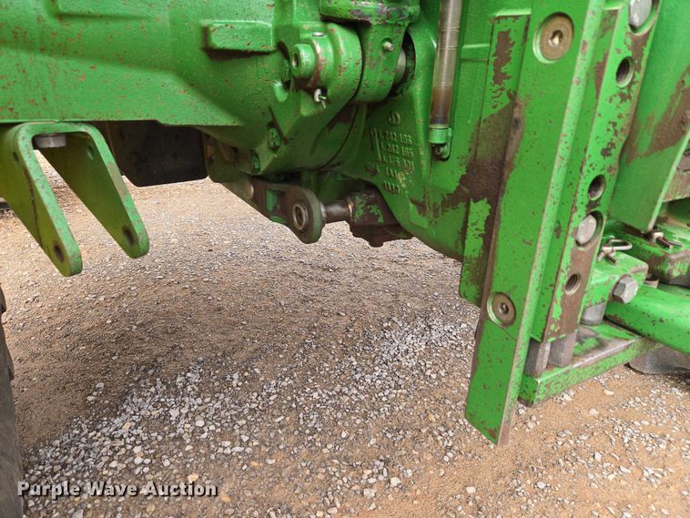 image for item ET1247 2010 John Deere 7130 MFWD tractor