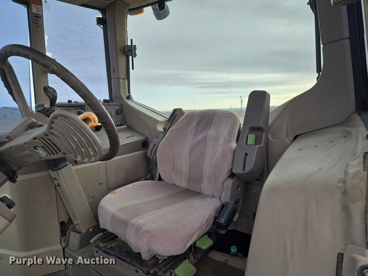 image for item ET1247 2010 John Deere 7130 MFWD tractor