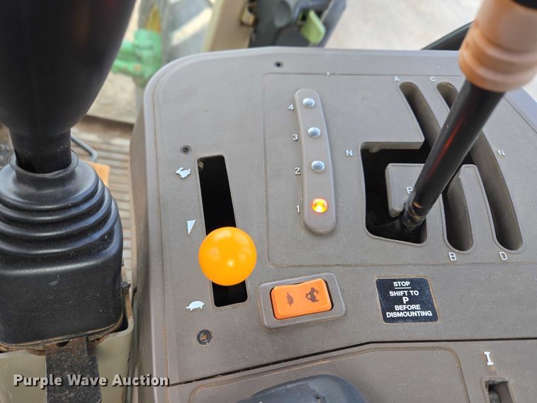 image for item ET1247 2010 John Deere 7130 MFWD tractor