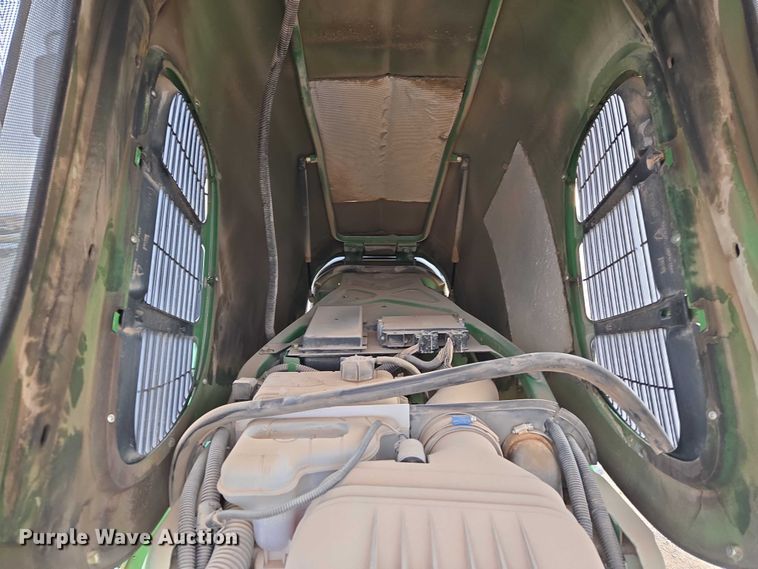 image for item ET1247 2010 John Deere 7130 MFWD tractor