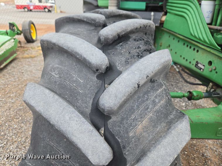 image for item ET1247 2010 John Deere 7130 MFWD tractor