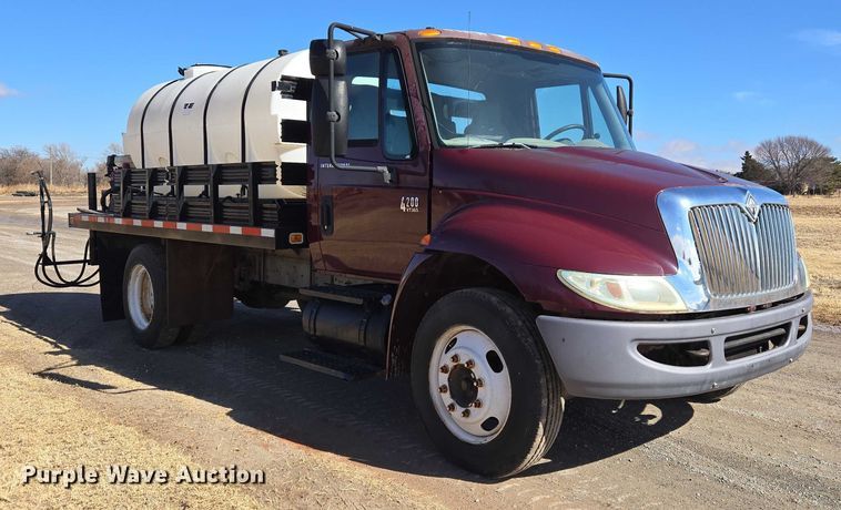 image for item ET1251 2003 International MA015 flatbed truck