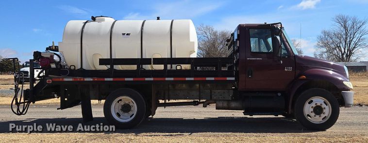 image for item ET1251 2003 International MA015 flatbed truck