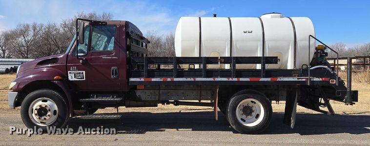 image for item ET1251 2003 International MA015 flatbed truck