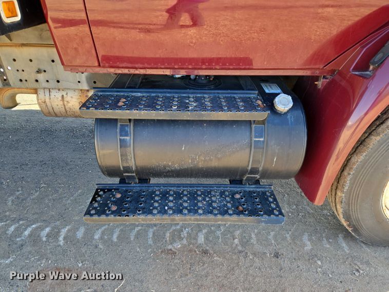 image for item ET1251 2003 International MA015 flatbed truck