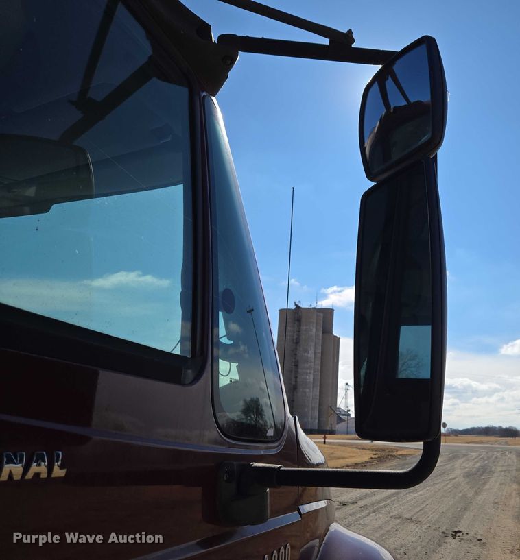 image for item ET1251 2003 International MA015 flatbed truck