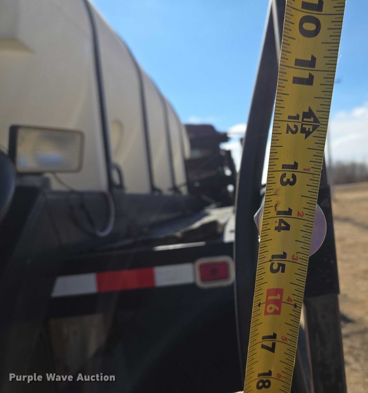 image for item ET1251 2003 International MA015 flatbed truck