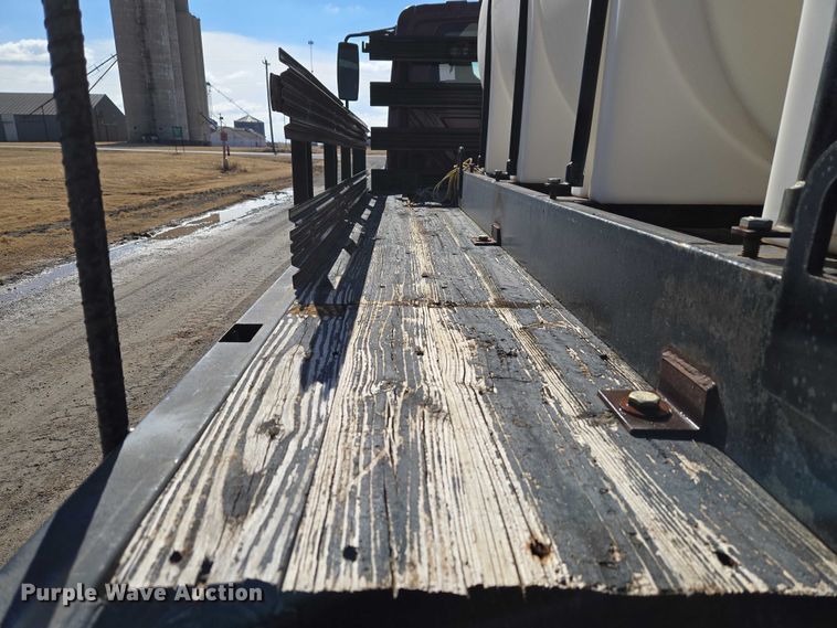 image for item ET1251 2003 International MA015 flatbed truck