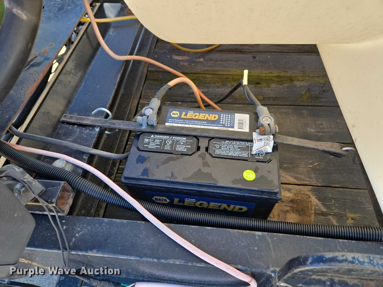 image for item ET1251 2003 International MA015 flatbed truck