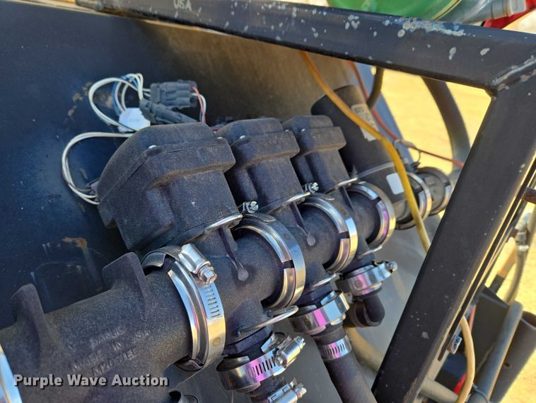 image for item ET1251 2003 International MA015 flatbed truck