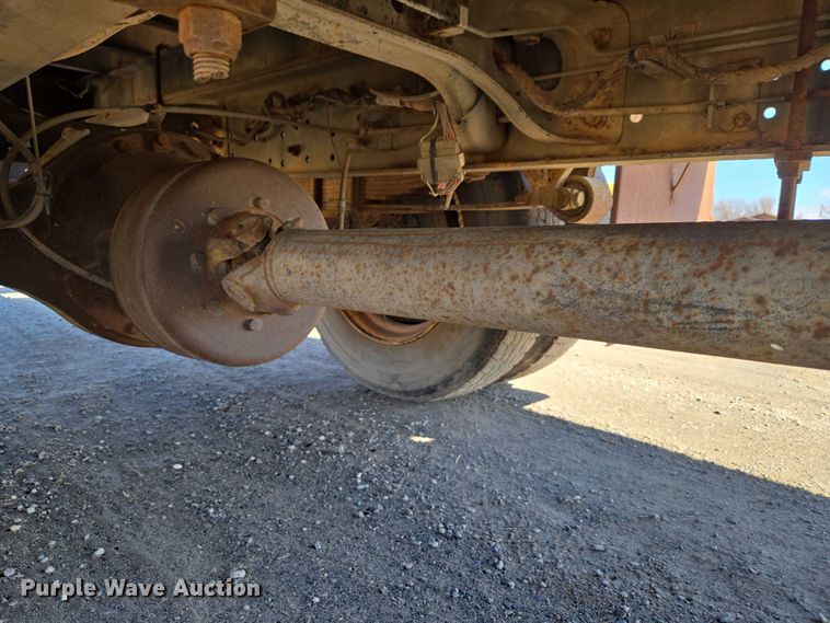 image for item ET1251 2003 International MA015 flatbed truck