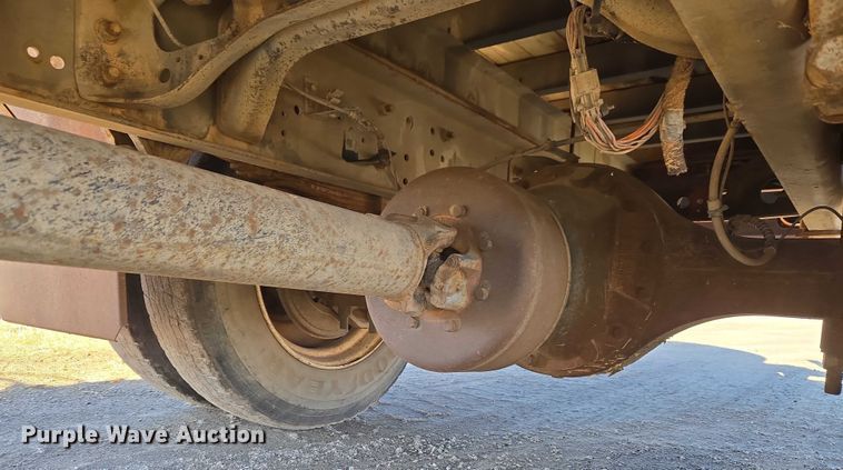 image for item ET1251 2003 International MA015 flatbed truck