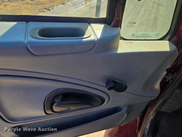 image for item ET1251 2003 International MA015 flatbed truck