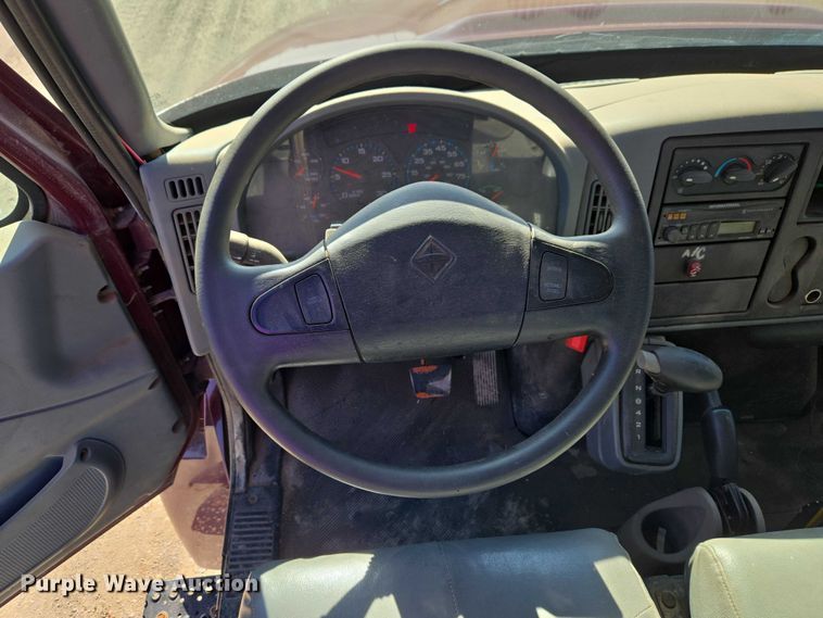 image for item ET1251 2003 International MA015 flatbed truck