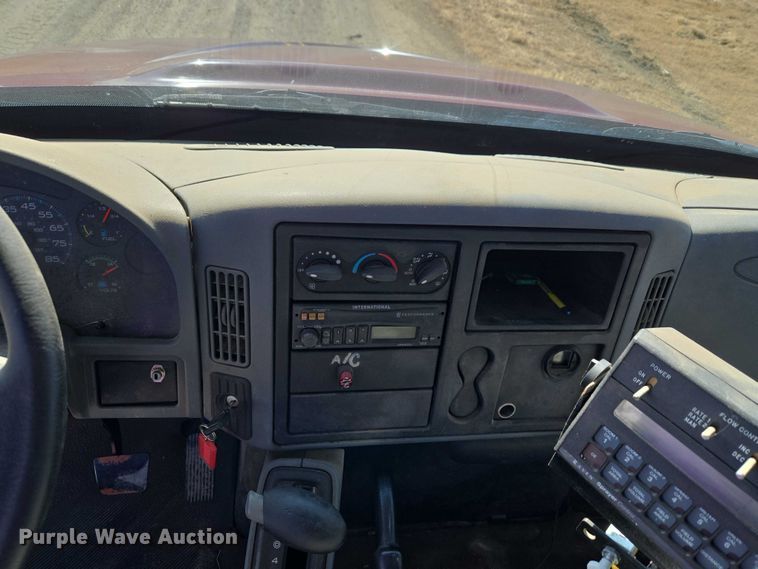 image for item ET1251 2003 International MA015 flatbed truck