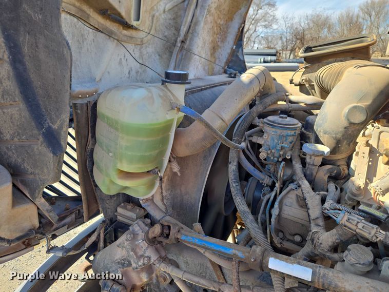 image for item ET1251 2003 International MA015 flatbed truck